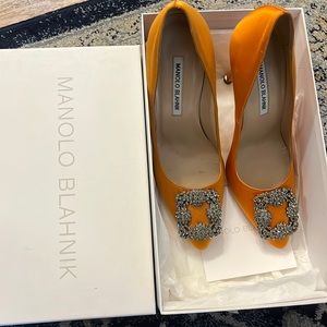 Brand New Manolo Blahnik high heel in women size 37